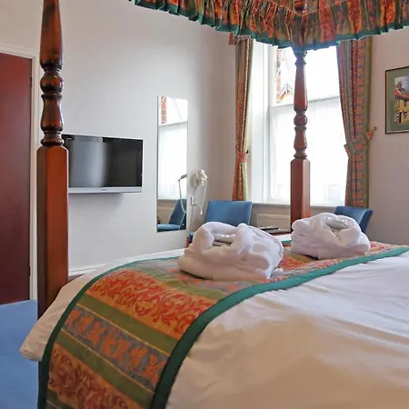 Hotel Saxonville