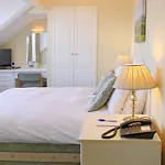 Hotel Saxonville