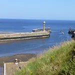 Saxonville Hotel Whitby