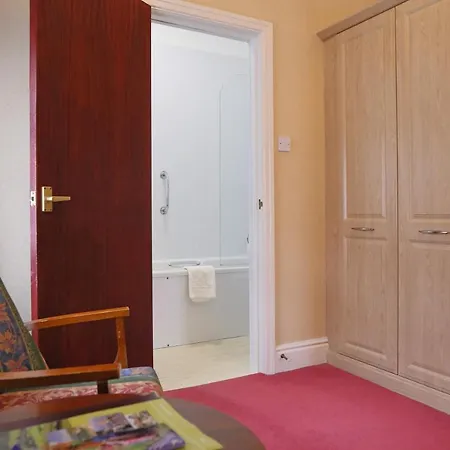 Saxonville 3* Уитби