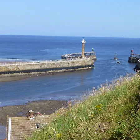 Saxonville Otel Whitby