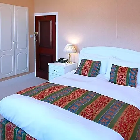 Hotel Saxonville