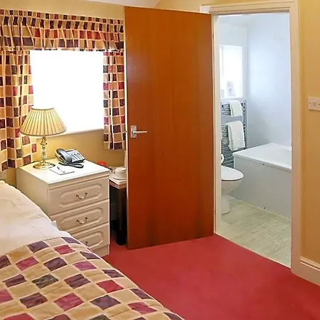 Hotel Saxonville